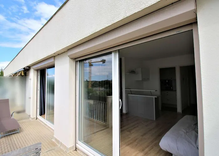 Appartement Renove Avec Terrasse A Royan - Fr-1-494-206